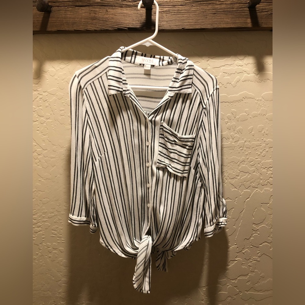 3/4 length sleeve button down shirt